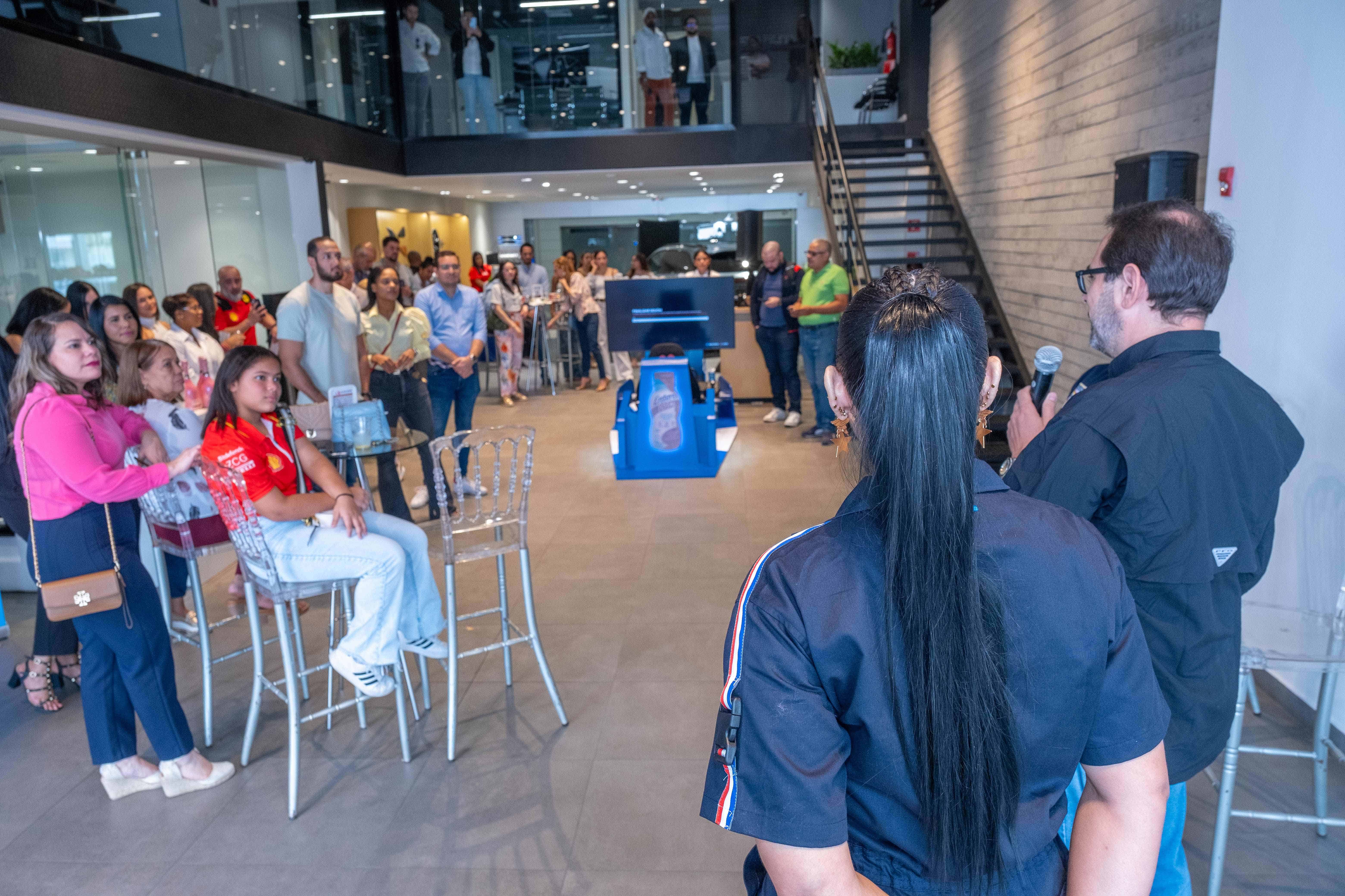 Parte de los asistentes.