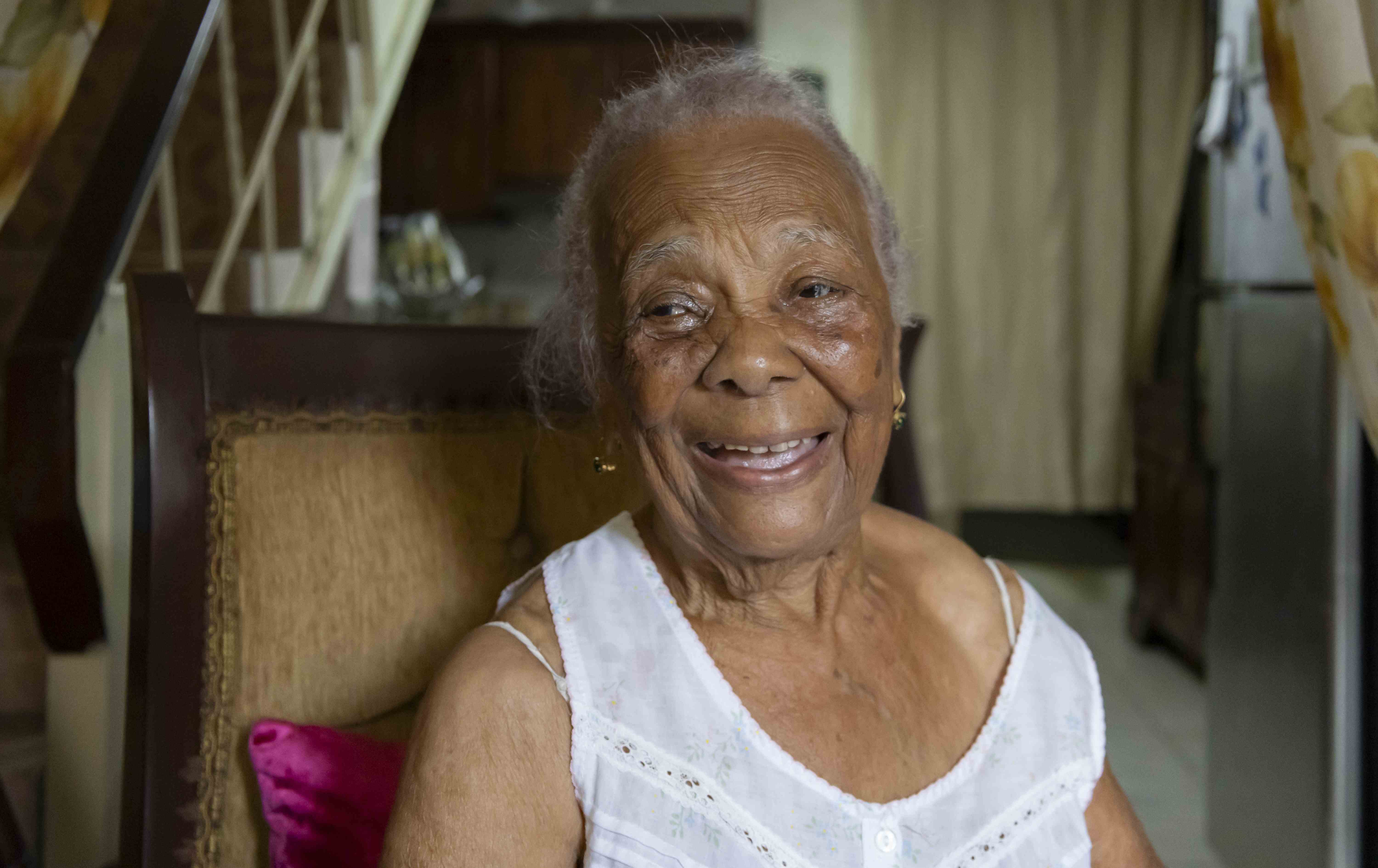 Amada Piña, casi cumple 99 años de edad y la mayor parte de su vida ha sido en Villa Consuelo.