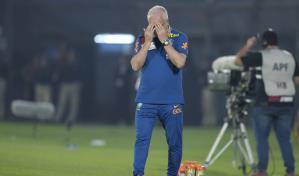 Brasil vuelve a desentonar al sucumbir ante Paraguay en Asunción