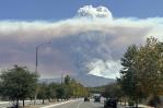 Incendios forestales avanzan en el oeste de EE.UU. y cubre Los Ángeles de humo