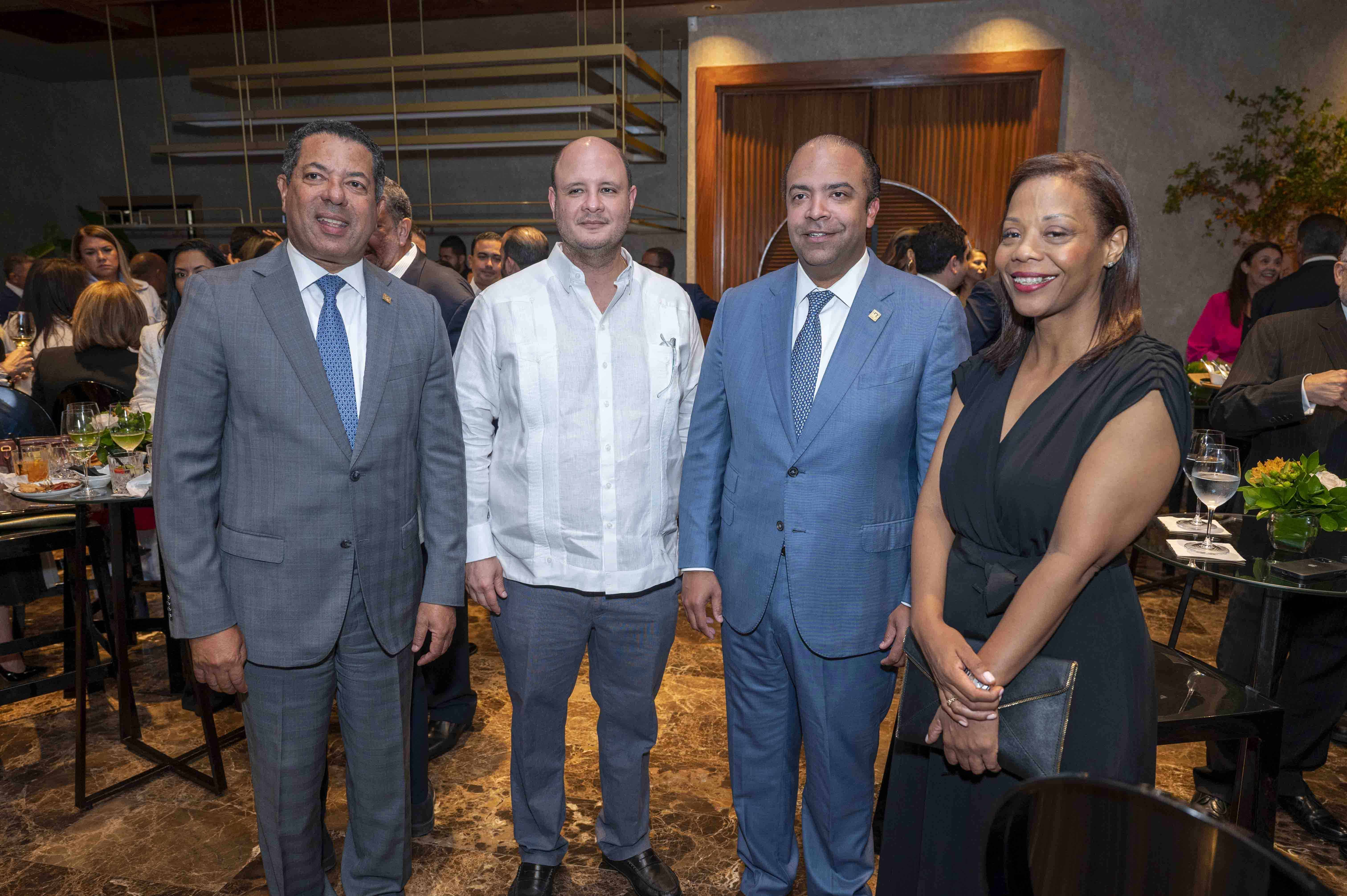  Ysidro García, Pedro Chávez, Samuel Pereyra y Miguelina Medina.