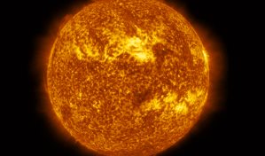 Astrónomos obtienen vídeo más detallado del gas burbujeante de superficie de una estrella