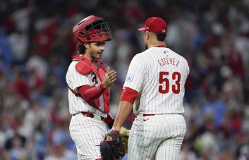 Carlos Estévez salva el 25 y Filis completan barrida ante Rays