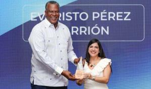ProDominicana reconoce labor de Evaristo Pérez al frente del Departamento de recreación del Miderec