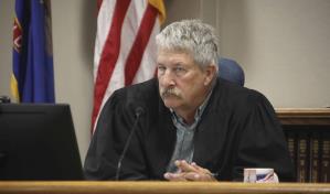 Juez de Dakota del Norte elimina prohibición del aborto en el estado