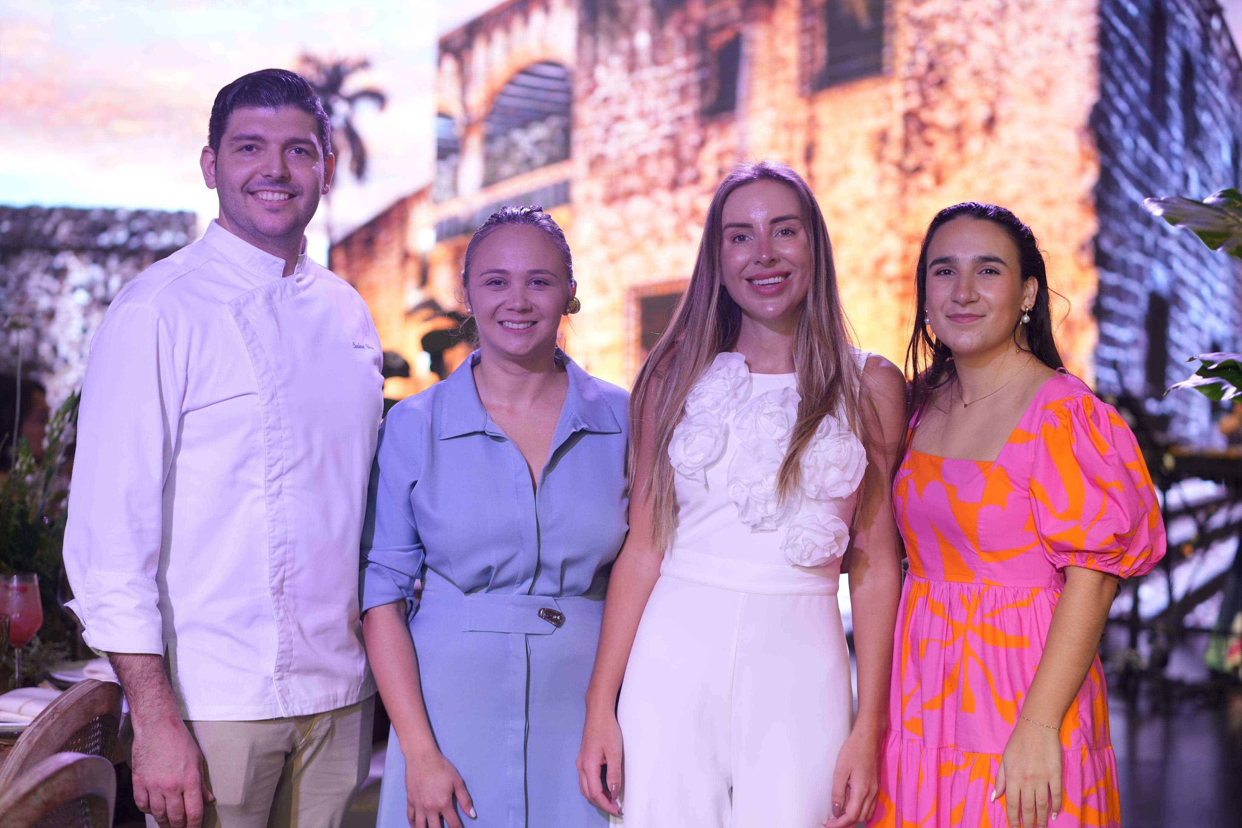 Cosimo Urso, Estela Coiscou, Marta Amengual y Barbara María.