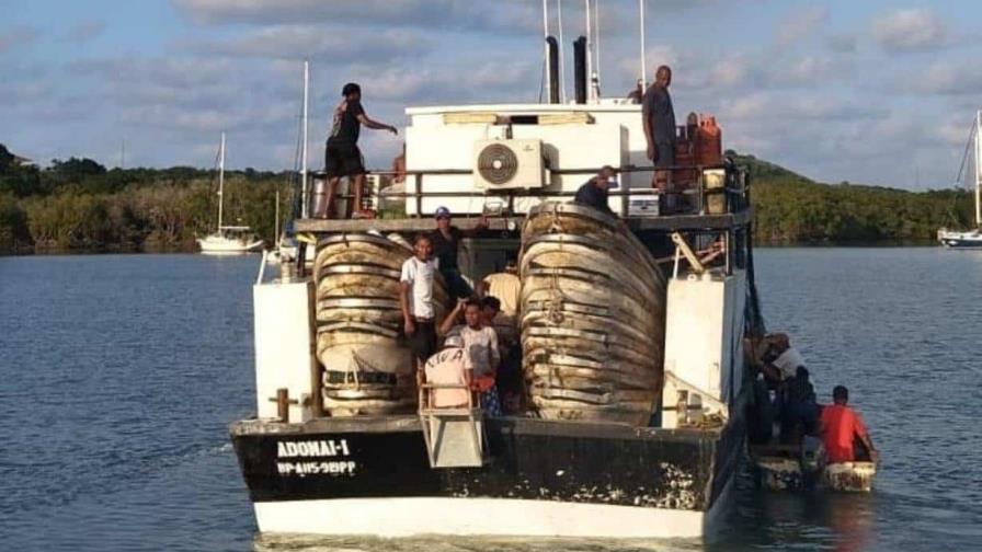 Un hombre resulta con quemaduras tras explosión en una embarcación pesquera en la bahía de Luperón