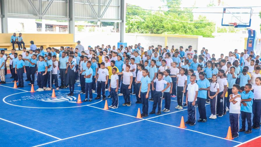 INEFI presenta lotes de canchas mixtas y programas en Santiago Rodríguez