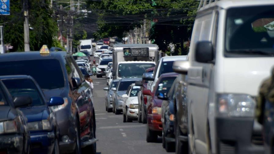 Más del 26 % del parque vehicular dominicano no ha renovado el marbete