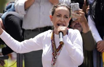 Líder opositora de Venezuela dice que única opción de Maduro es aceptar una negociación