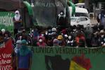 Estudiantes de Ayotzinapa vandalizan Congreso estatal por 10 aniversario de desaparecidos Estudiantes de Ayotzinapa vandalizan Congreso estatal por 10 aniversario de desaparecidos