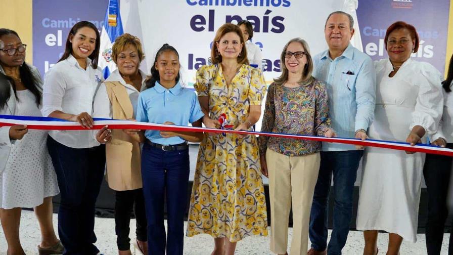 La vicepresidenta Raquel Peña inaugura un liceo y un Caipi en Santo Domingo Norte