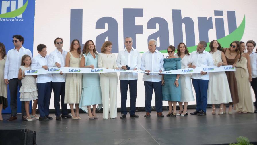 Luis Abinader y Raquel Peña encabezan inauguración de tercera refinería de La Fabril