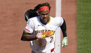 Isiah Kiner-Falefa brilla y Piratas vencen a Reales para evitar barrida