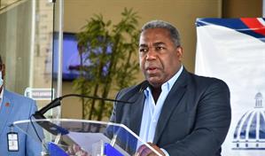 Tony Peña Guaba defiende el legado de su padre tras acusaciones de un periodista