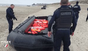 Las muertes de migrantes que cruzan de Francia al Reino Unido se multiplica por 4 en 2024
