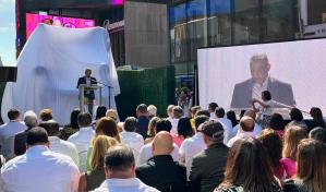 Adriano Espaillat resalta importancia de la magnífica escultura de Iván Tovar en Nueva York