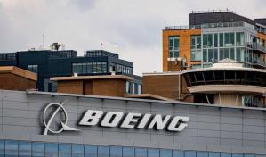 Boeing hace fuerte recorte de gasto y evalúa licencias temporales por huelga