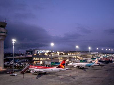 Aeropuertos de Ecuador operarán con normalidad aún con apagones