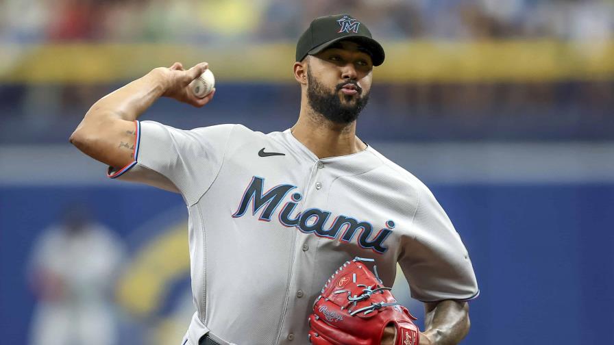 Sandy Alcántara  lanza por primera vez en prácticas de bateo desde cirugía Tommy John