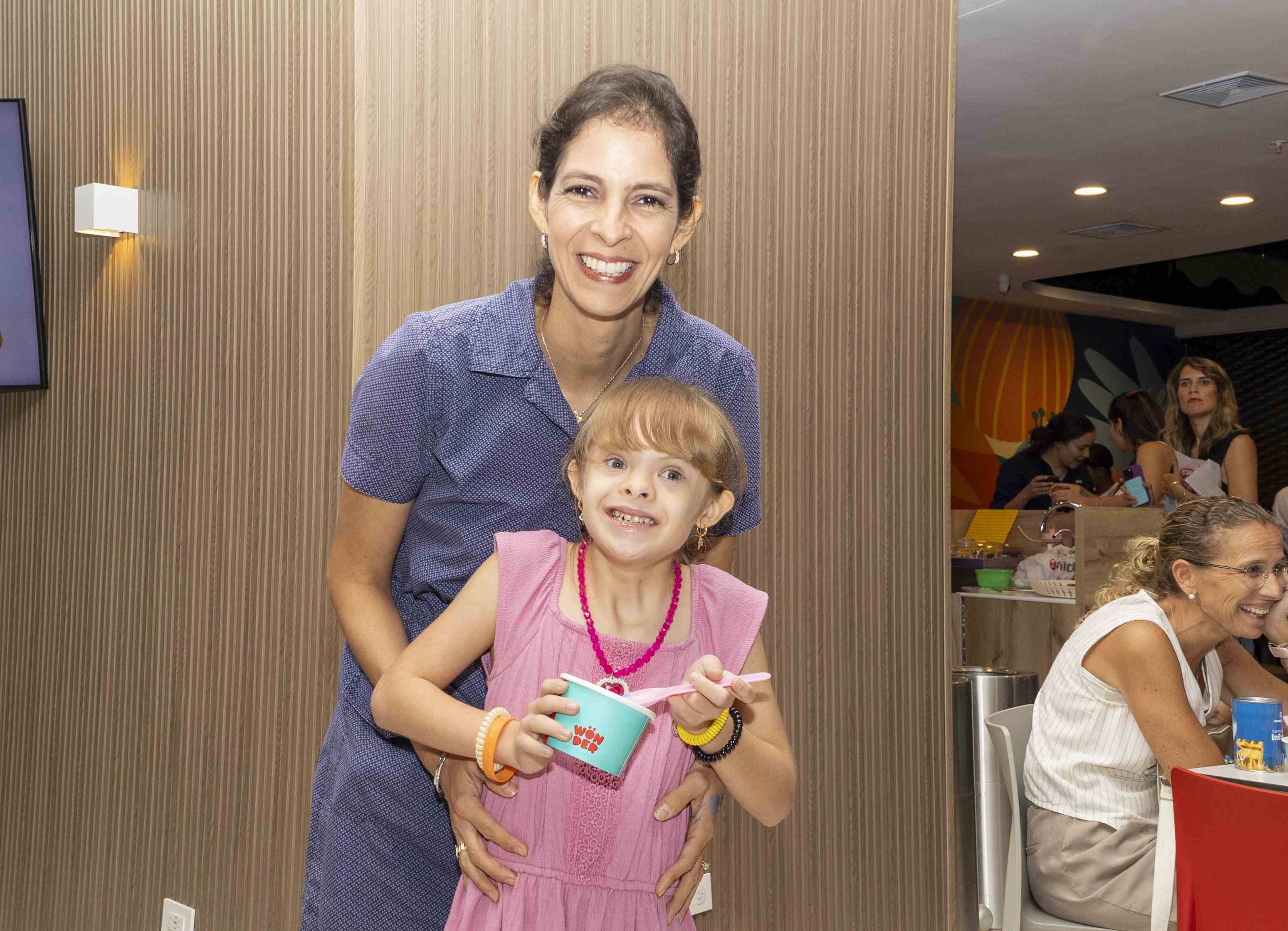 Krystal Bermúdez y Ana Lucía Fereira. 