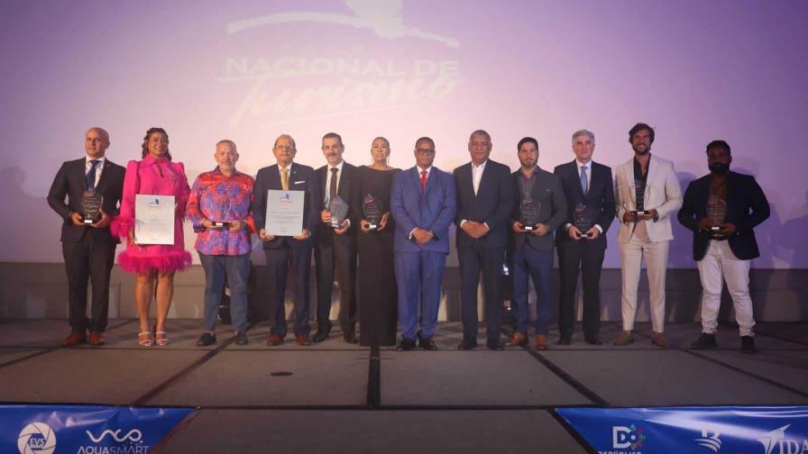 Celebran tercera edición del Premio Nacional de Turismo