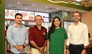 Papa Johns celebra inauguración de restaurante en San Francisco de Macorís