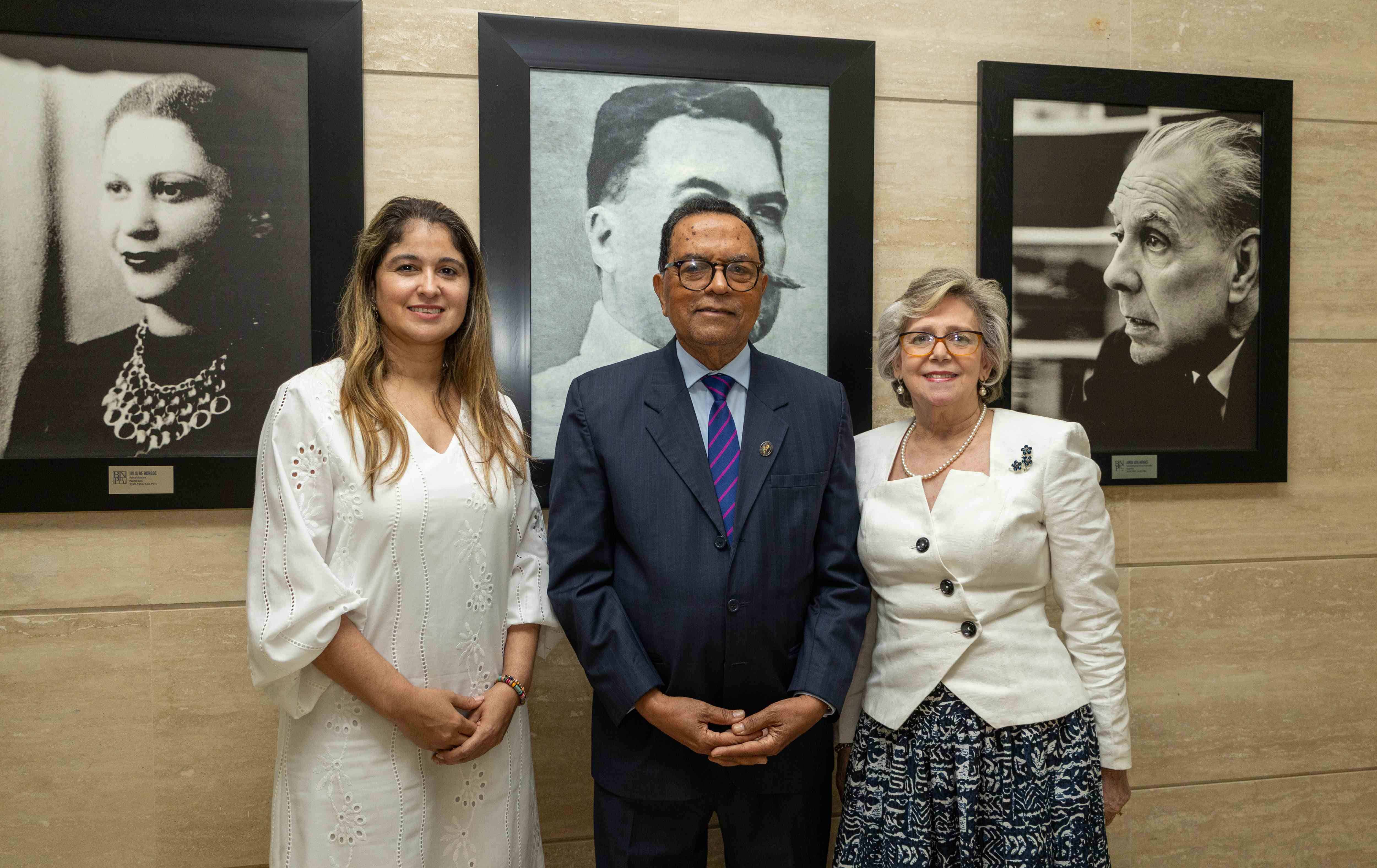 Rita Díaz, Rafael Peralta  y Alexandra Borbón.