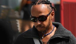 Lewis Hamilton cree que hay elemento racial en comentarios del presidente de la FIA
