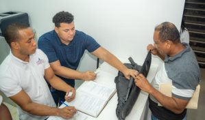 Interior y Polic&iacute;a informa que entreg&oacute; 120 licencias de armas de fuego en un d&iacute;a y que rompi&oacute; r&eacute;cord