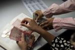 La tasa del dólar casi alcanza su nivel más bajo desde 2024