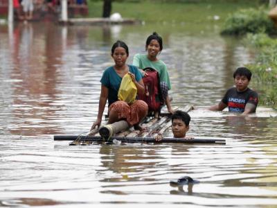 Suben a 293 los muertos por las inundaciones en Birmania