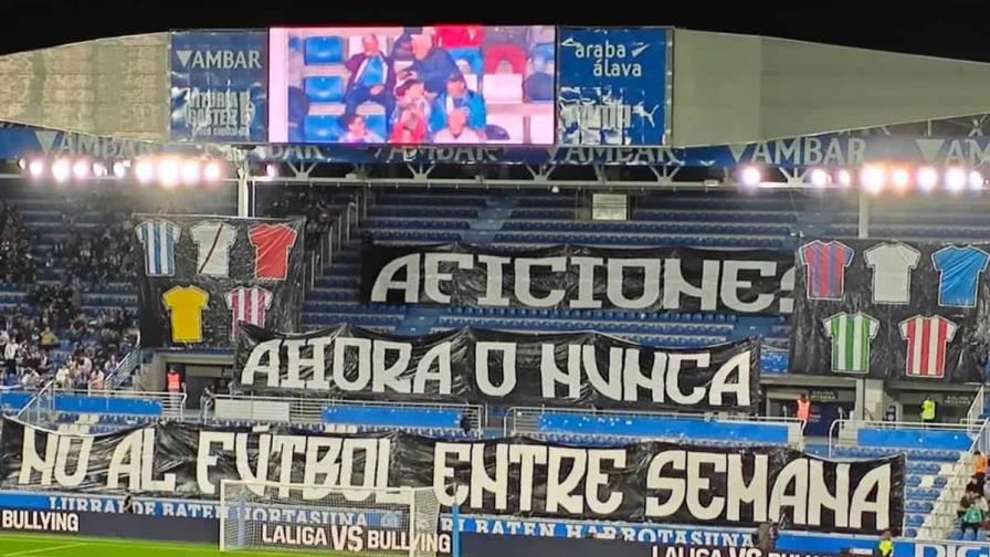 Alavés supera 2-1 a Sevilla, en medio de protestas contra partidos en día viernes