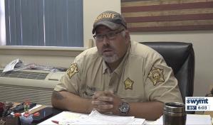 Detienen a un alguacil de EE.UU. tras asesinar a tiros a un juez en la sede de un juzgado