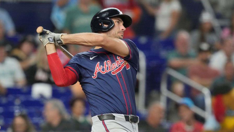 Olson rompe el empate con jonrón y Bravos vencen a Marlins para seguir a 2 juegos de Mets