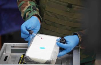 Capturan a dos dominicanos en el Caribe colombiano con alijo de cocaína y marihuana