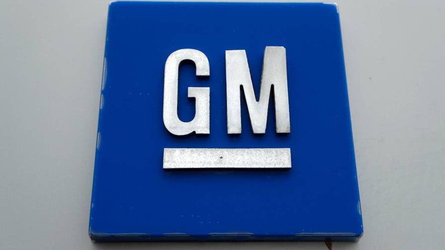 GM llama a revisión más de 449,000 camionetas por problema con testigo de fluido de frenos