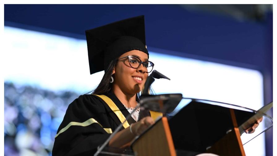 PUCMM celebra su graduación número 77 con 957 nuevos egresados; el 57 % son mujeres PUCMM celebra su graduación número 77 con 957 nuevos egresados; el 57 % son mujeres