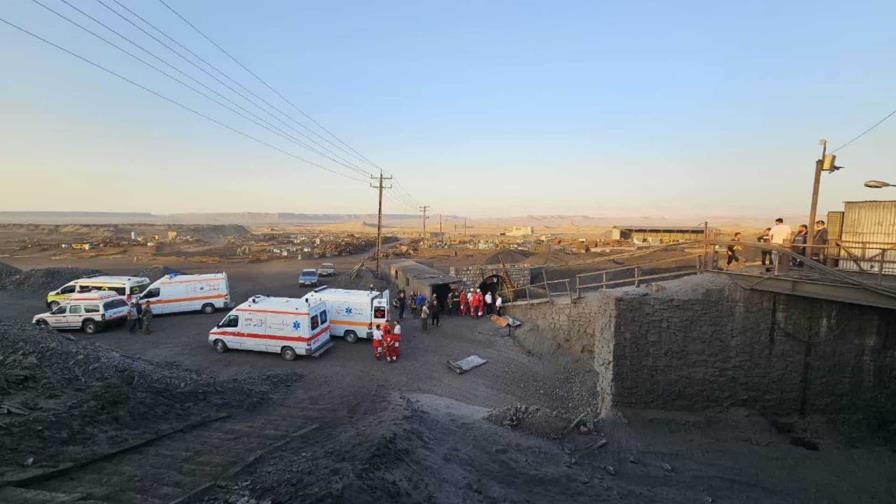 Al menos 51 muertos en la explosión de una mina de carbón en Irán