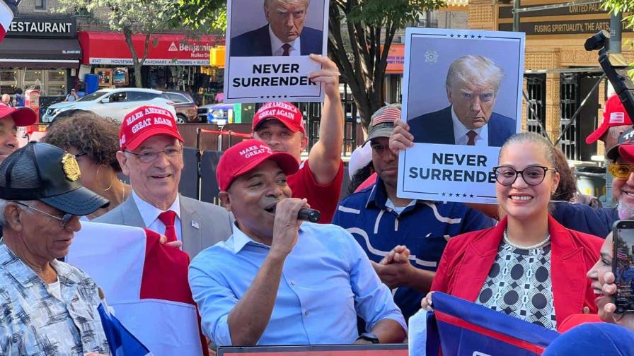 Dominicanos realizan mitin en Manhattan en apoyo a Donald Trump