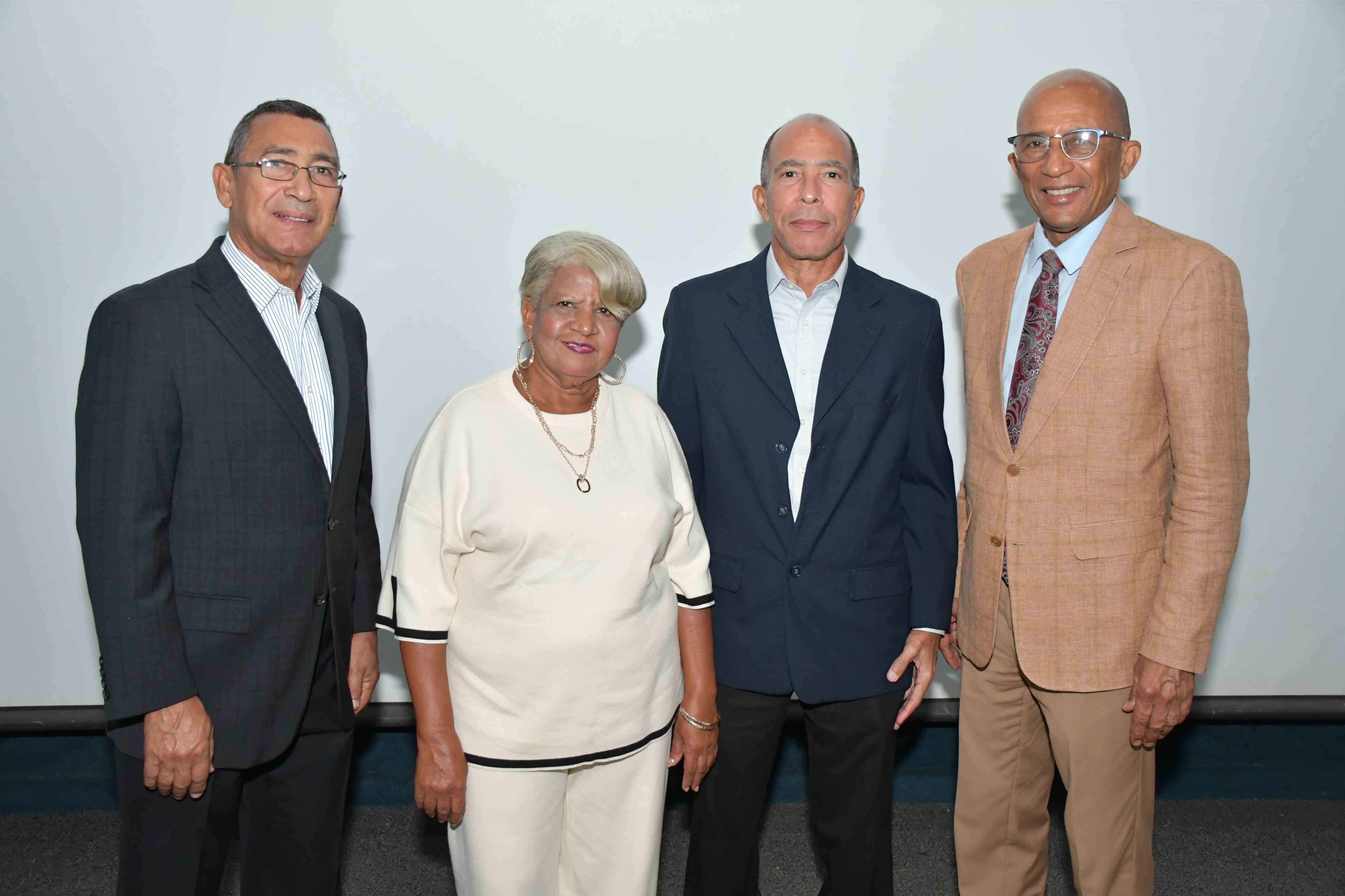 Euddys Moreta, Rosa Emilia Flores, Juan Manuel Pérez y Rafael Nino Féliz.