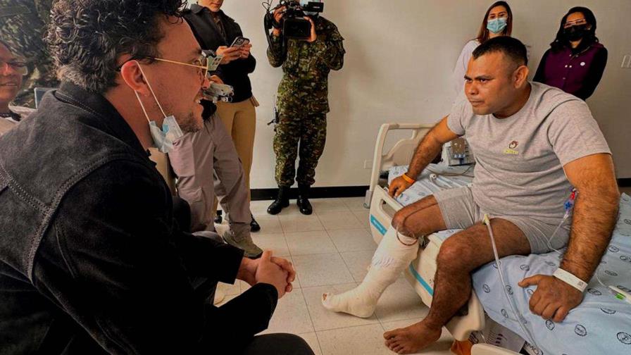 Andrés Cepeda canta a los pacientes del Hospital Militar de Bogotá