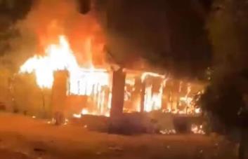 Mujer muere y su pareja resulta herida durante incendio de su vivienda en Santiago