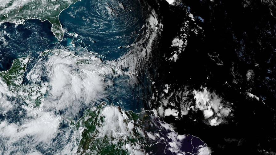 Florida declara en emergencia a 41 condados ante la amenaza de un posible huracán