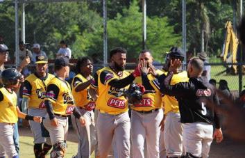 Granjeros de Moca sellan regreso a la Final en Liga de Verano