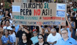 El Gobierno español defiende la hospitalidad del país y rechaza la turismofobia