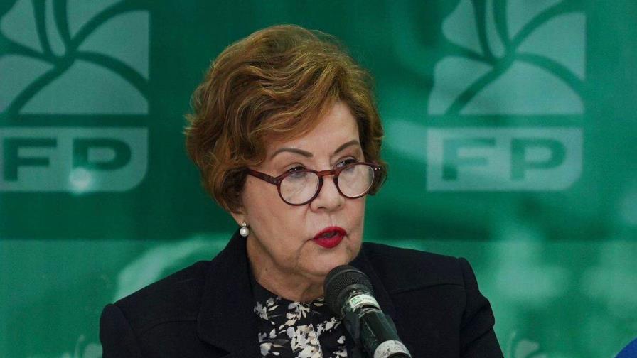 Exministra del Minerd niega compra de útiles escolares de mala calidad durante su gestión