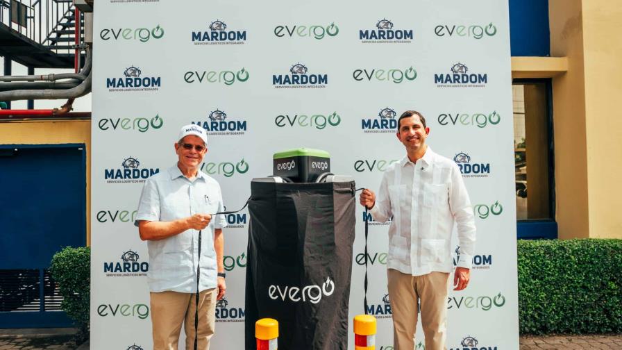 Mardom y Evergo instalan estación de carga doble para vehículos eléctricos