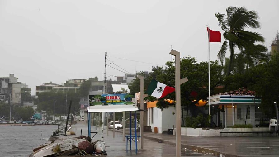 México registra dos muertes por huracán John y lanza alerta en el Caribe por Helene