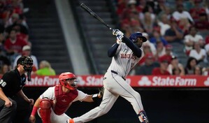 Yordan Álvarez ganaría Triple Corona, más el OPS
